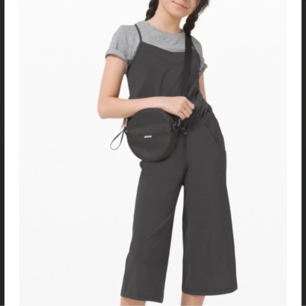 Ivivva Free and Fierce Jumpsuit Black Wide Crop Leg Sleeveless Cinch Waist-14